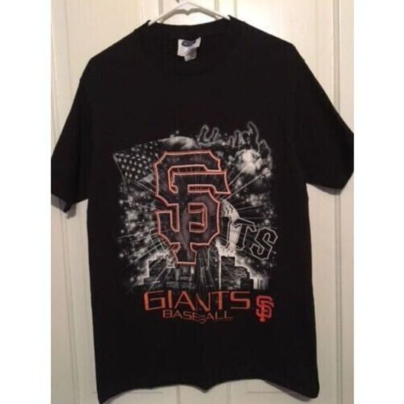 SAN FRANCISCO GIANTS SIZE MEDIUM T-SHIRT - Picture 1 of 2